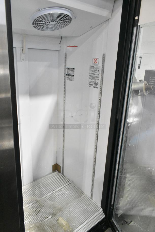 BRAND NEW SCRATCH AND DENT! Metalfrio NG26CHC Metal Commercial Single Door Reach In Cooler Merchandiser. 115 Volts, 1 Phase. Tested and Working! - Image 3 of 5