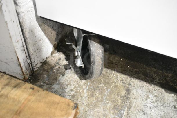 BRAND NEW SCRATCH AND DENT! Beverage Air SMF49HC-1-W Metal Commercial Milk Cooler on Commercial Casters. 115 Volts, 1 Phase. Tested and Working! - Image 3 of 8