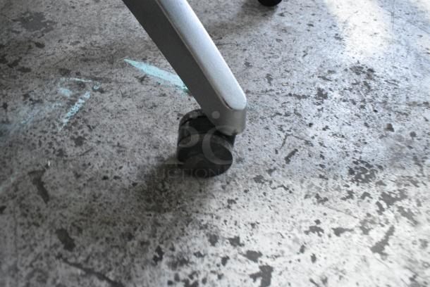 Gray Office Chair on Casters. - Image 3 of 3