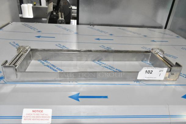 BRAND NEW SCRATCH AND DENT! Assure 190GRFP24 Universal 24" Griddle Condiment / Ingredient Rail - Image 1 of 4