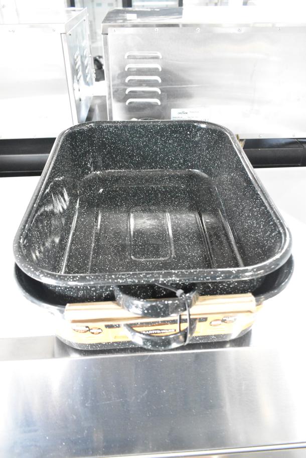 BRAND NEW SCRATCH AND DENT! Metal Roasting Pan w/ Lid - Image 1 of 4