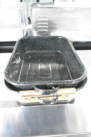 BRAND NEW SCRATCH AND DENT! Metal Roasting Pan w/ Lid