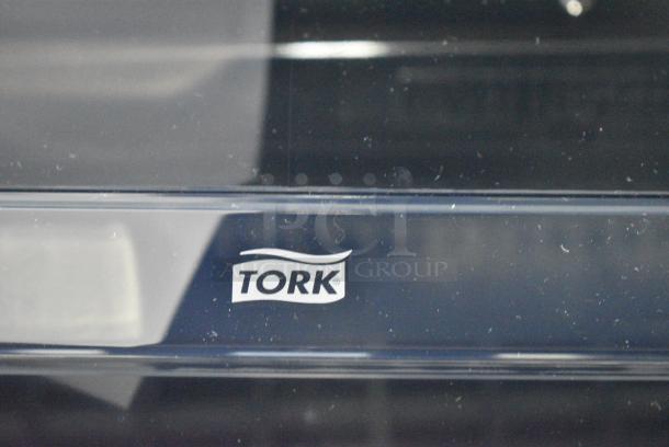 2 BRAND NEW SCRATCH AND DENT! Tork 712247549A Poly Wall Mount Toilet Paper Dispenser. 2 Times Your Bid! - Image 4 of 5