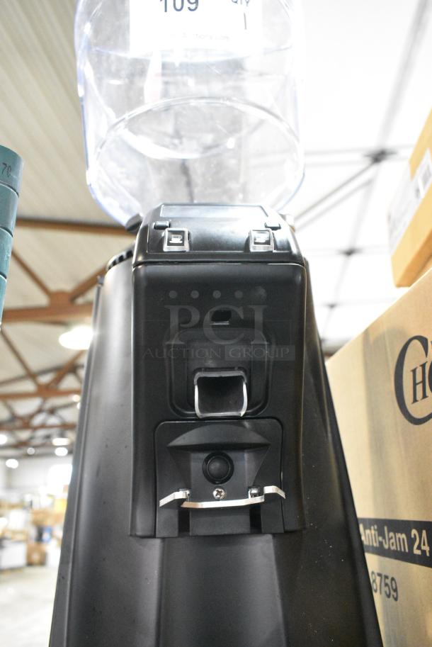 BRAND NEW SCRATCH AND DENT! Nuova Simonelli MDJ On Demand Grinder. 110-120 Volts, 1 Phase. Tested and Powers On But Parts Do Not Move - Image 3 of 5