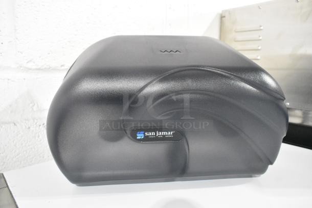 3 BRAND NEW SCRATCH AND DENT! Items Including Scotsman KHOLDER Stainless Steel Scoop Holder, 271436407 Carlisle 436407 Spectrum 64 oz. Clear Polycarbonate Utility Scoop, San Jamar Poly Wall Mount Toilet Paper Dispenser. 3 Times Your Bid! - Image 7 of 8