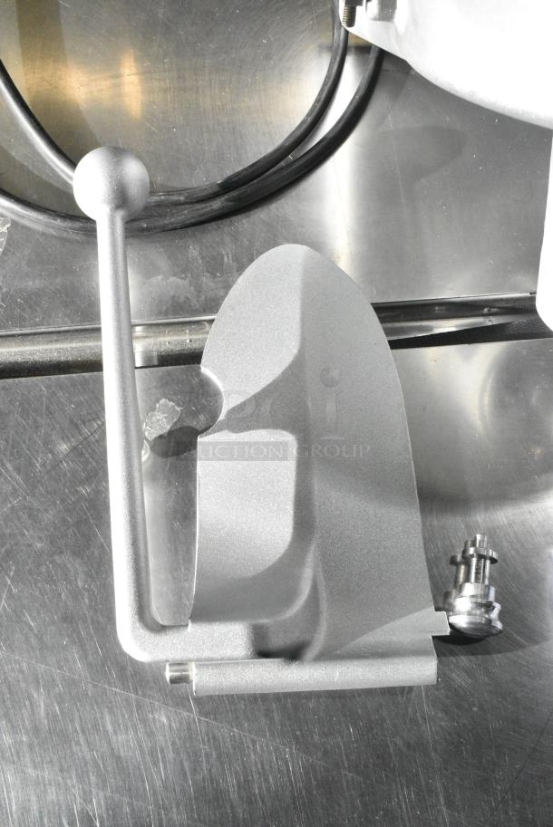 BRAND NEW SCRATCH AND DENT! Avantco Metal Commercial Pelican Head w/ Grating Blade. - Image 5 of 14