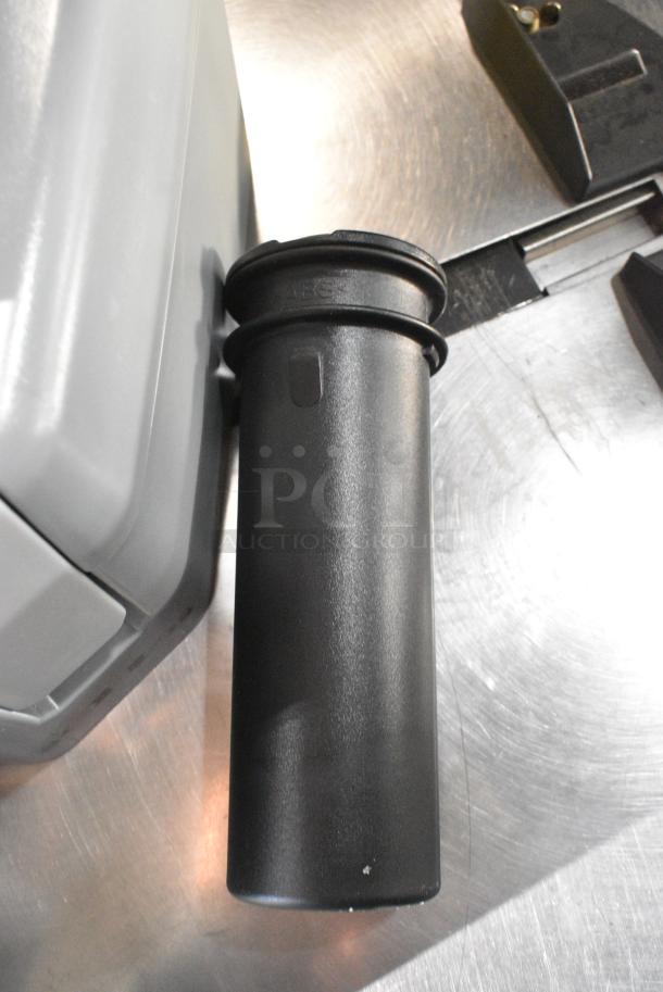 BRAND NEW SCRATCH AND DENT! AvaMix Metal Commercial Countertop Food Processor w/ Grating and Slicing Blades. - Image 5 of 6