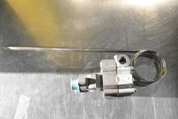 BRAND NEW SCRATCH AND DENT! 683BJWA25PBD0148 Robertshaw BJWA25PBD-01-48 Gas Thermostat; Type BJWA; Temperature 0-500 Degrees Fahrenheit; 48" Capillary - Image 1 of 8