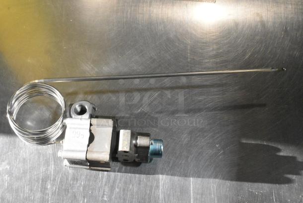 BRAND NEW SCRATCH AND DENT! 683BJWA25PBD0148 Robertshaw BJWA25PBD-01-48 Gas Thermostat; Type BJWA; Temperature 0-500 Degrees Fahrenheit; 48" Capillary - Image 5 of 8