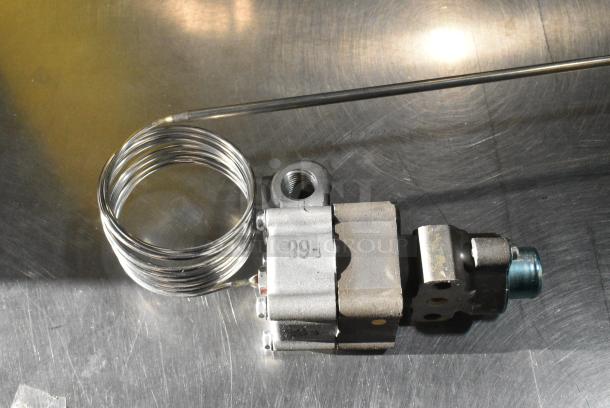 BRAND NEW SCRATCH AND DENT! 683BJWA25PBD0148 Robertshaw BJWA25PBD-01-48 Gas Thermostat; Type BJWA; Temperature 0-500 Degrees Fahrenheit; 48" Capillary - Image 6 of 8