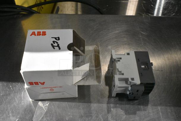 3 BRAND NEW SCRATCH AND DENT! Items Including 510B0107J T&S B-0107-J 1.07 GPM Pre-Rinse Spray Valve and 2 ABB Units. 3 Times Your Bid! - Image 2 of 10