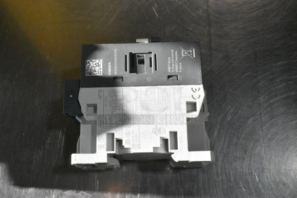 3 BRAND NEW SCRATCH AND DENT! Items Including 510B0107J T&S B-0107-J 1.07 GPM Pre-Rinse Spray Valve and 2 ABB Units. 3 Times Your Bid! - Image 4 of 10