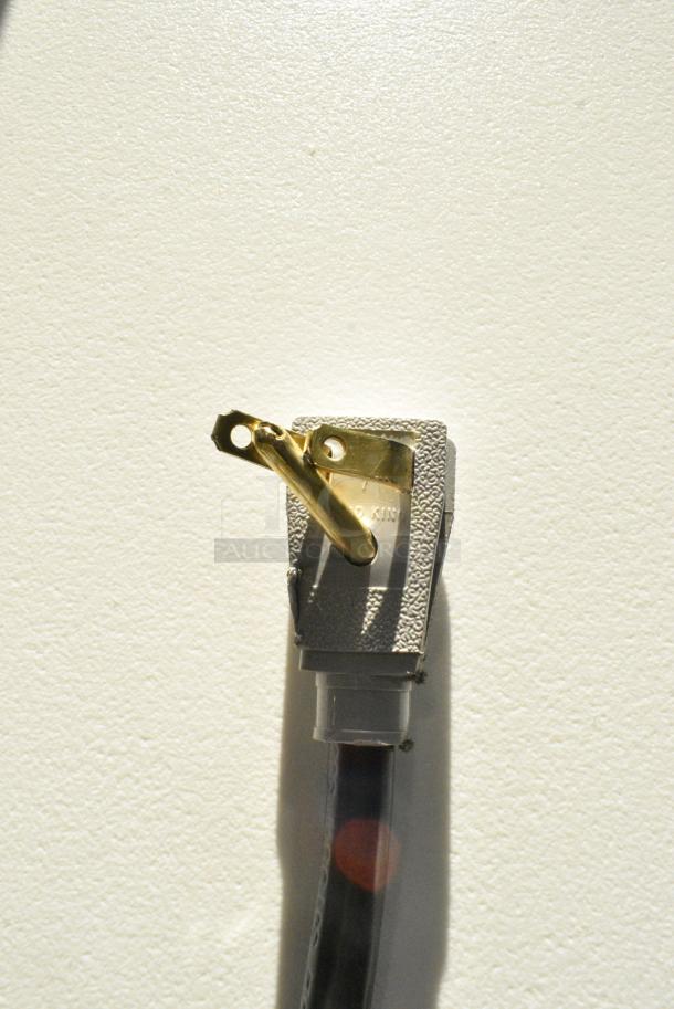 BRAND NEW SCRATCH AND DENT! 2024 True TSSU-72-30M-B-ST-HC Stainless Steel Commercial Sandwich Salad Prep Table Bain Marie Mega Top. 115 Volts, 1 Phase. Tested and Powers On But Does Not Get Cold - Image 4 of 13