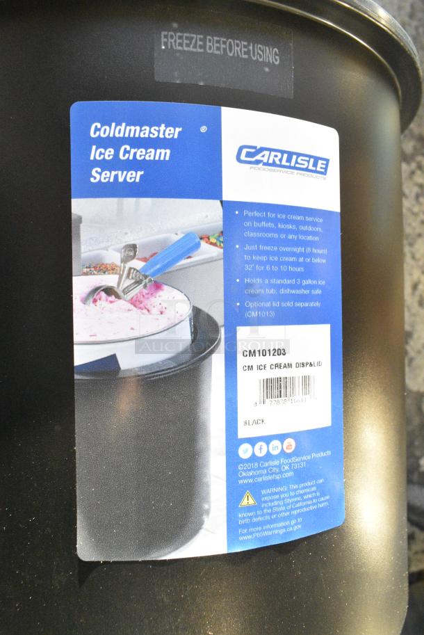 BRAND NEW SCRATCH AND DENT! Carlisle CM101203 Black Poly Ice Cream Server w/ Clear Lid. - Image 2 of 3