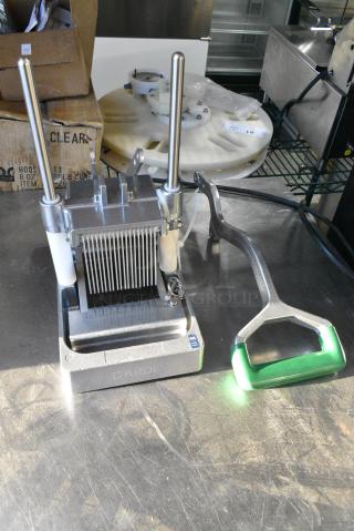 BRAND NEW SCRATCH AND DENT! Garde 181ONSLIC316 3/16" Onion / Produce Slicer. No Legs