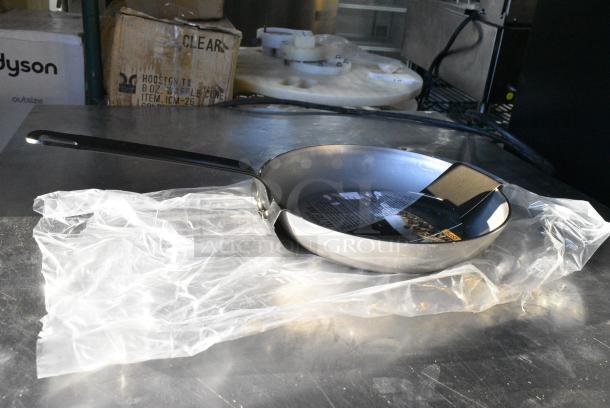 4 BRAND NEW SCRATCH AND DENT! CSFP10 American Metalcraft 10" Carbon Steel Fry Pan. 4 Times Your Bid! - Image 3 of 6