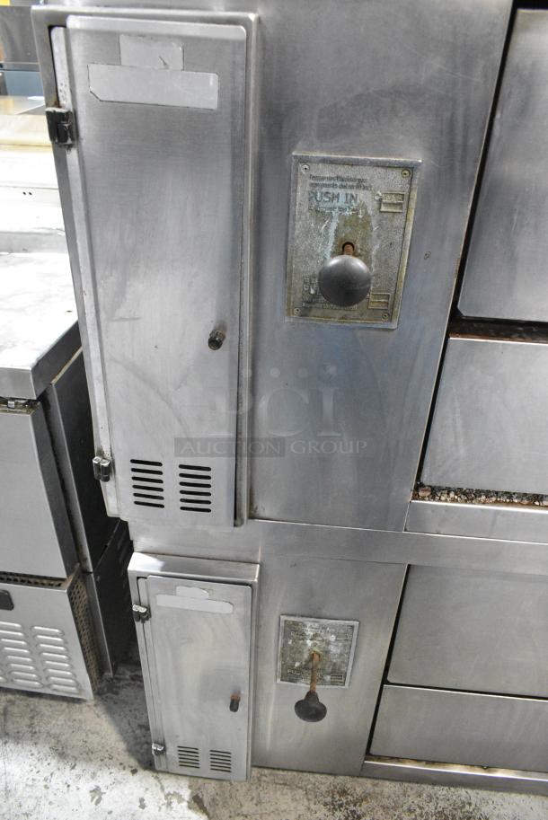 2 Bakers Pride Stainless Steel Commercial Natural Gas Powered Single Deck Pizza Oven. Appears to be Model Y600. 2 Times Your Bid! - Image 6 of 10