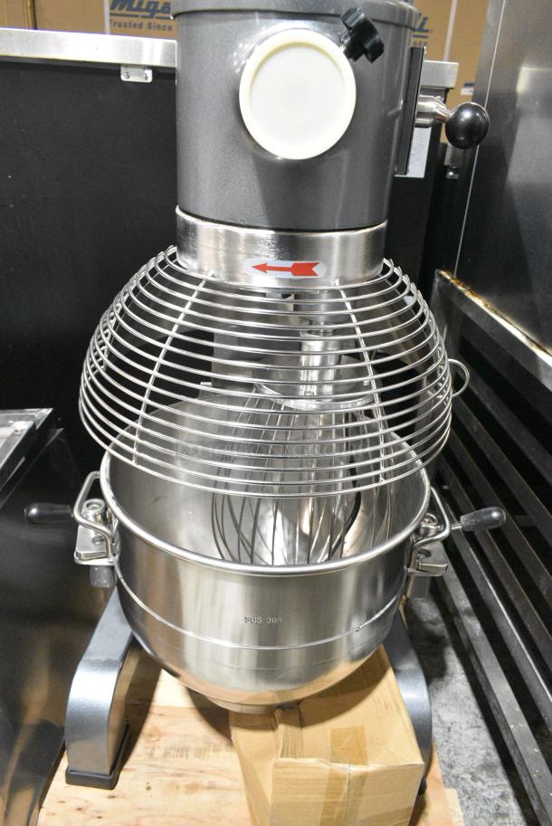 BRAND NEW SCRATCH AND DENT! Avantco MX30H Metal Commercial Floor Style 30 Quart Planetary Dough Mixer w/ Stainless Steel Bowl, Bowl Guard, Whisk, Paddle Attachments. 120 Volts, 1 Phase. Tested and Power On But Parts Do Not Move. Upper Drive Pully Is Broken, Will Work If Replaced - Image 3 of 7