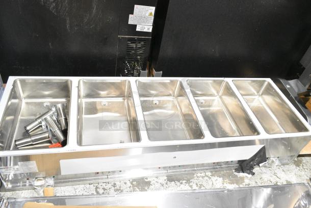 BRAND NEW SCRATCH AND DENT! 2024 ServIt 423EST5WSPB Five Pan Sealed Well Electric Steam Table with Partially Enclosed Base. 208/240 Volts, 1 Phase. - Image 1 of 8