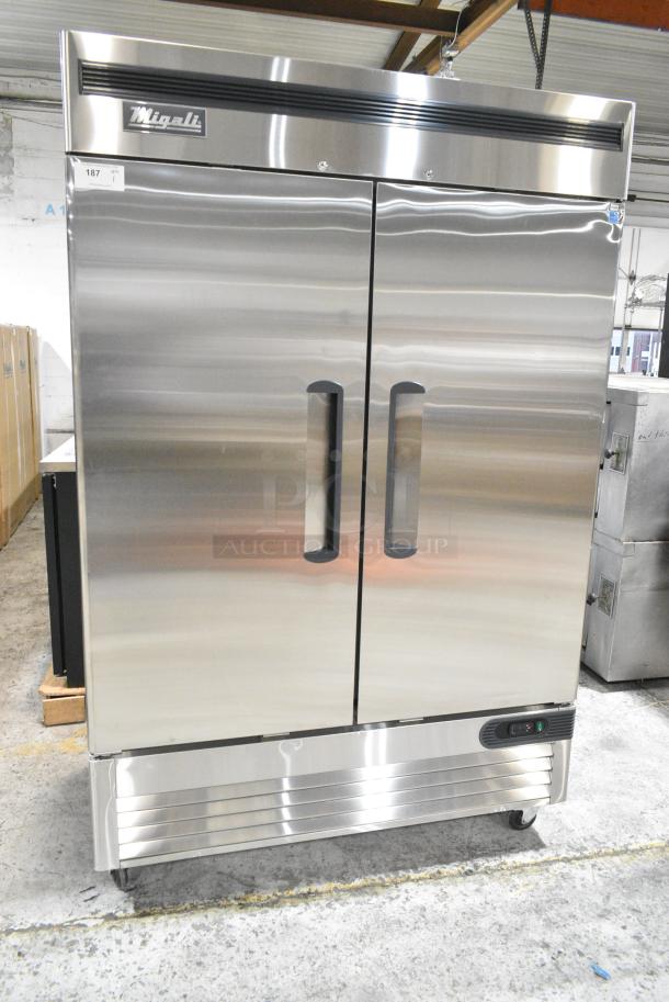 BRAND NEW SCRATCH AND DENT! 2023 Migali C-2RB-HC Stainless Steel Commercial 2 Door Reach In Cooler w/ Poly Coated Racks on Commercial Casters. Serial C-2RB-HCT03230516092T0011. 115 Volts, 1 Phase. Tested and Working! - Image 2 of 7