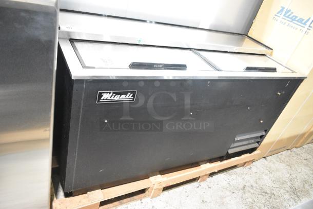 BRAND NEW SCRATCH AND DENT!  Migali C-HBC65 Metal Commercial Back Bar Bottle Cooler w/ 2 Sliding Lids. Serial 6054331116030211. 115 Volts, 1 Phase. Tested and Working! - Image 2 of 8
