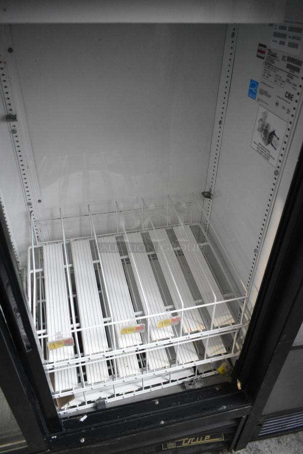 True GDM-41SL-54-LD Metal Commercial 2 Door Reach In Cooler Merchandiser w/ Poly Coated Racks. 115 Volts, 1 Phase. Tested and Working! - Image 4 of 5
