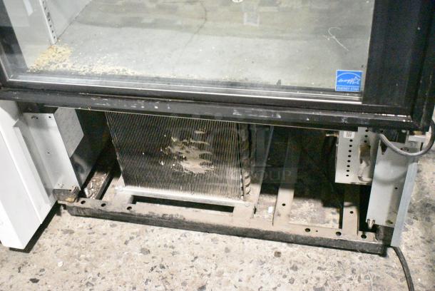 True GDM-26 Metal Commercial Single Door Reach In Cooler Merchandiser w/ Poly Coated Racks. 115 Volts, 1 Phase. Tested and Working! - Image 3 of 5