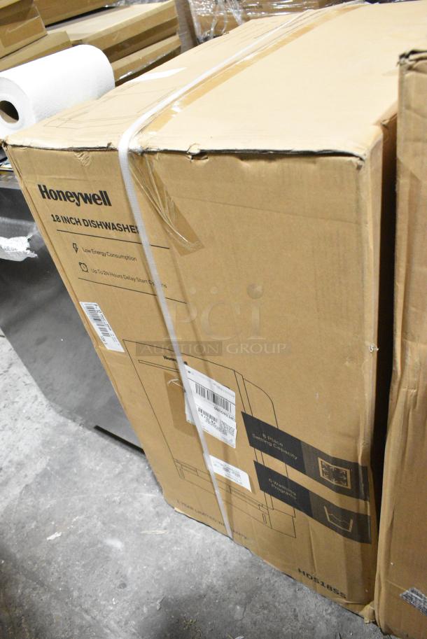 BRAND NEW IN BOX! Honeywell HDS18SS Stainless Steel Undercounter 18" Slimline Dishwasher. 115 Volts, 1 Phase. - Image 2 of 3
