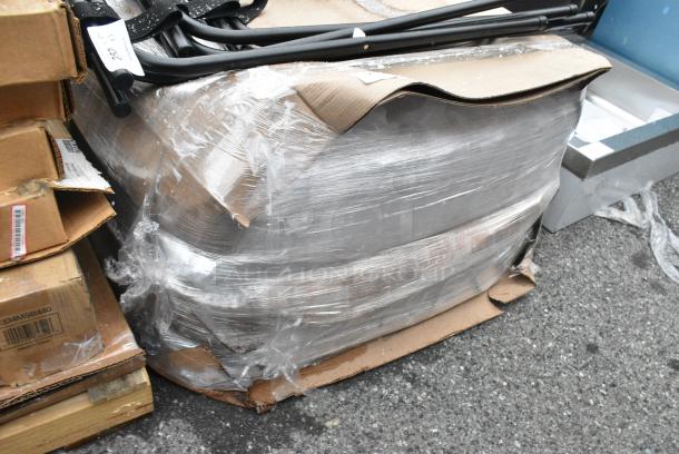 BRAND NEW SCRATCH AND DENT! Lot of Clear Poly Gallon Jugs. - Image 3 of 3