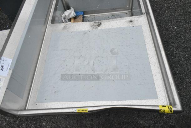 BRAND NEW SCRATCH AND DENT! Regency 600S32030230 124" 16-Gauge Stainless Steel Three Compartment Commercial Sink with 2 Drainboards - 20" x 30" x 14" Bowls - Image 2 of 7