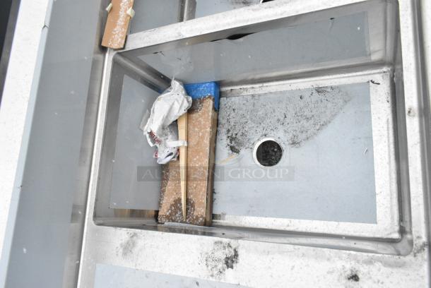 BRAND NEW SCRATCH AND DENT! Regency 600S32030230 124" 16-Gauge Stainless Steel Three Compartment Commercial Sink with 2 Drainboards - 20" x 30" x 14" Bowls - Image 3 of 7