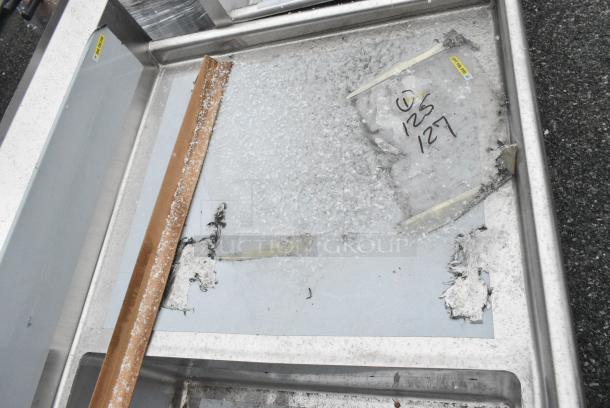 BRAND NEW SCRATCH AND DENT! Regency 600S32030230 124" 16-Gauge Stainless Steel Three Compartment Commercial Sink with 2 Drainboards - 20" x 30" x 14" Bowls - Image 6 of 7