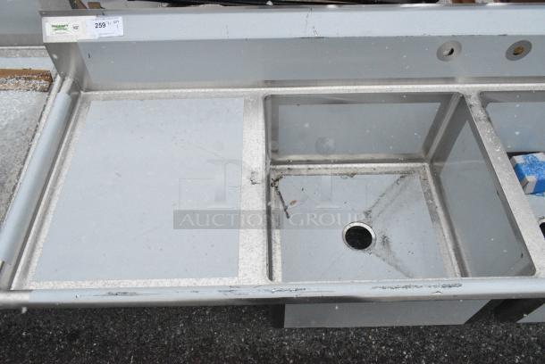 BRAND NEW SCRATCH AND DENT! Regency 600S32321224 Stainless Steel 3 Bay Sink w/ Dual Drain Boards. Bays 24x24x14. Drain Boards 22x26 - Image 2 of 7