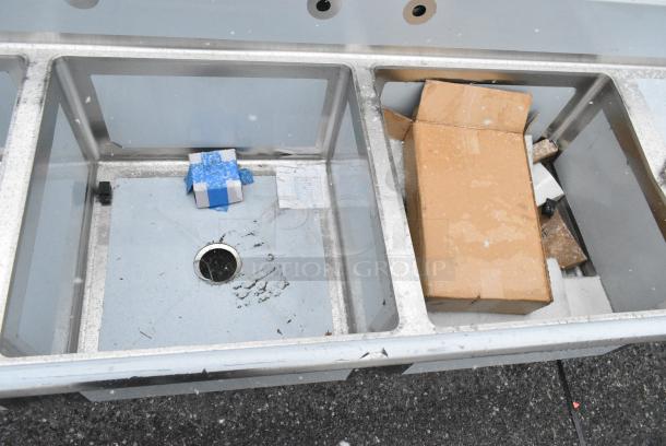 BRAND NEW SCRATCH AND DENT! Regency 600S32321224 Stainless Steel 3 Bay Sink w/ Dual Drain Boards. Bays 24x24x14. Drain Boards 22x26 - Image 3 of 7