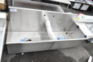 BRAND NEW SCRATCH AND DENT! Stainless Steel 2 Bay Sink. No Legs.