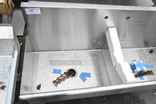 BRAND NEW SCRATCH AND DENT! Stainless Steel 2 Bay Sink. No Legs. - Image 2 of 3