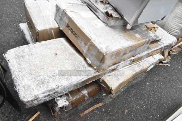 6 BRAND NEW SCRATCH AND DENT! Items Including 600C2S2424KD Regency 24" x 24" Two Shelf 16-Gauge 430 Stainless Steel Utility Cart - Knocked Down, 600DUN2048M Regency 20" x 48" Mobile Aluminum Dunnage Rack - 1600 lb. Capacity, 600ES3048G Regency 30" x 48" 16-Gauge Stainless Steel Equipment Stand with Galvanized Undershelf. 6 Times Your Bid! - Image 1 of 5