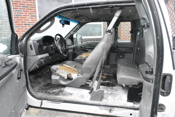 2006 Ford F250 Super Duty 2WD Pick Up Truck w/ Crew Cab, Headache Guard and Tommy Gate PUW60-1340S38TP4 liftgate. VIN 1FTSX20566ED68092. Title In Hand. Needs a Timing Chain. Vehicle Runs and Drives But Needs a New Battery; Will Need To Be Jump Started. - Image 11 of 13