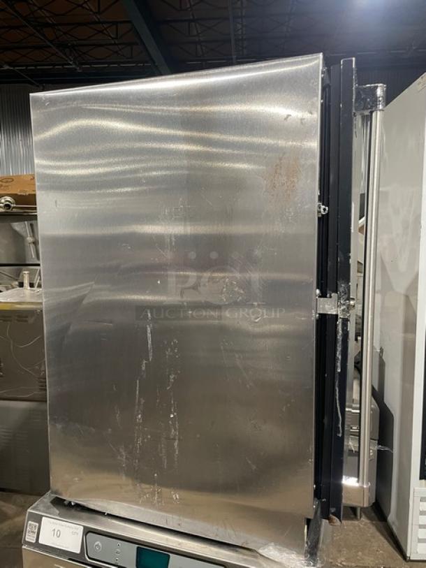 Perlick Commercial Stainless Steel/Black Single Door Undercounter Reach In Freezer! With Wire Racks! Model: HC24FS2BRF-STK SN: 1712279049B! 115V 1 Phase! - Image 2 of 7