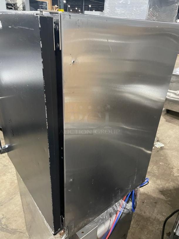 Perlick Commercial Stainless Steel/Black Single Door Undercounter Reach In Freezer! With Wire Racks! Model: HC24FS2BRF-STK SN: 1712279049B! 115V 1 Phase! - Image 4 of 7