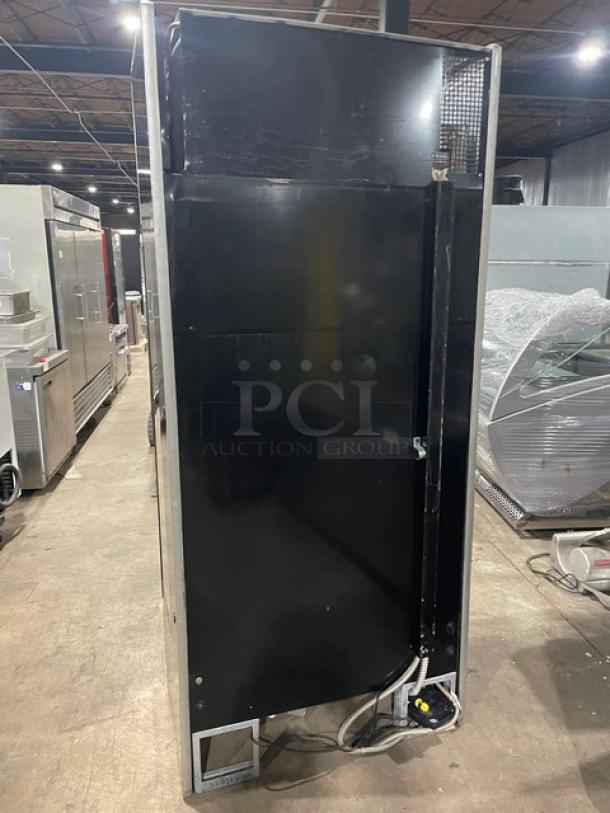 Hussmann Commercial Self-Contained Refrigerated Open Grab-N-Go Display Merchandiser Showcase! With 3 Adjustable Stainless Steel Shelves! Model: RGD-24D-72H-3-S/C! 208-240V 1 Phase! On Legs! - Image 4 of 8