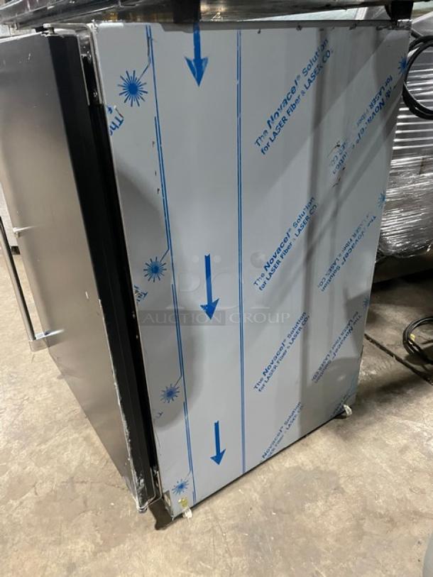 Perlick Commercial Stainless Steel/Black Single Door Undercounter Reach In Freezer! With Black Poly Coated Wire Racks! Model: HC24FS2BRF-STK SN: 1710057608B! 115V 1 Phase! - Image 3 of 8