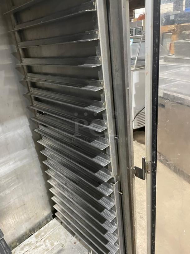 Wilder Commercial Insulated Heating/Proofing Cabinet Food Warmer! With Built In Pan Holding Racks! On Casters! - Image 6 of 10