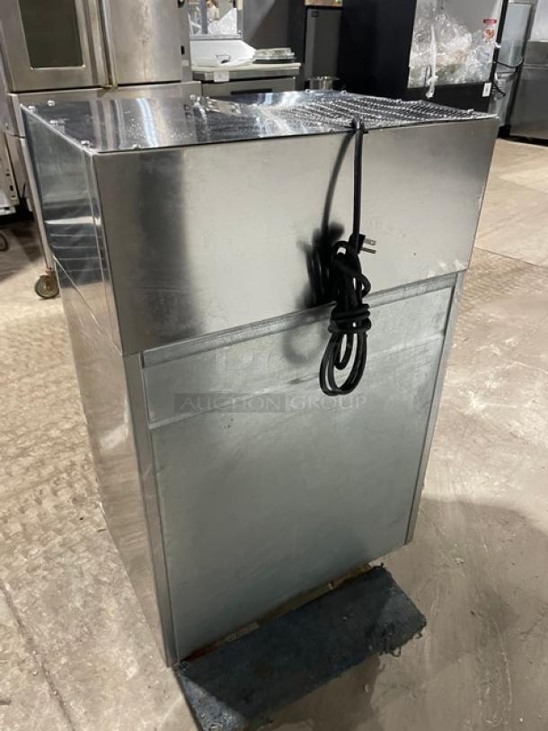 GlasTender Commercial Stainless Steel Refrigerated Lettuce Crisper! Model: LC SN: 134138547X! 115V 1 Phase! - Image 4 of 8