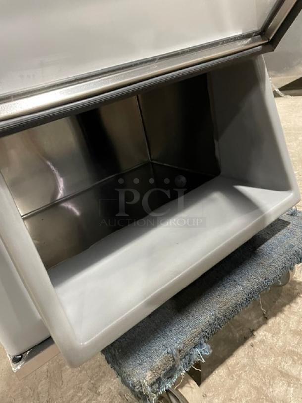 GlasTender Commercial Stainless Steel Refrigerated Lettuce Crisper! Model: LC SN: 134138547X! 115V 1 Phase! - Image 5 of 8