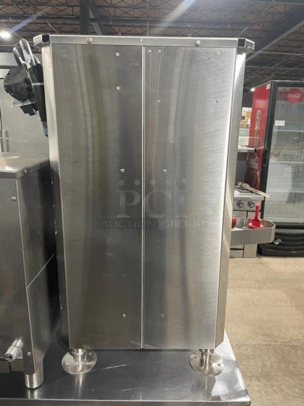 Fetco Commercial Stainless Steel Countertop Hot Water Dispenser! Model: HWB-10 MIP SN: 960350171524! 220-240V 3 Phase! On Legs! - Image 3 of 8