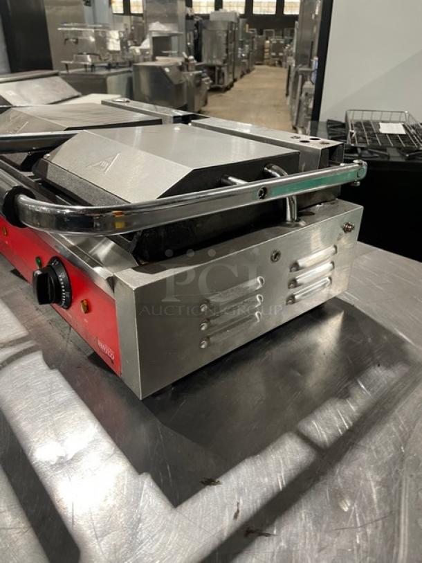 Avantco Commercial Stainless Steel Electric Powered Countertop Double Panini/Sandwich Press Grill! With Smooth Cast Iron Plates! On Legs! - Image 3 of 8