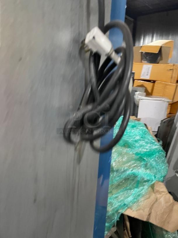 Traulsen Commercial Stainless Steel Solid Single Door Reach In Freezer! With Built In Pan Holding Racks! Model: RLT132WUT-FHS SN: T176458L11! 115V 1 Phase! On Legs! Working When Removed! - Image 9 of 9