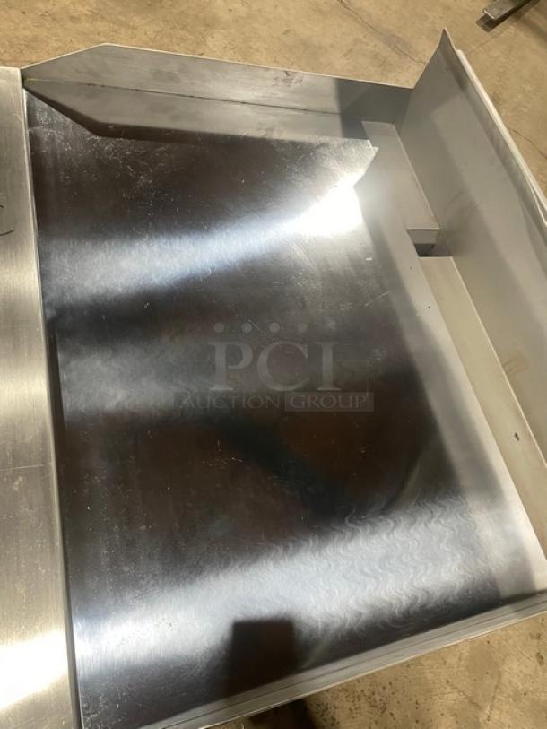 Brand New! Garland CG Series Commercial Stainless Steel Natural Gas Powered Mirror-Shine Polished Countertop Flat Griddle! With Back & Side Splashes! With Thermostatic Controls! On Legs! - Image 5 of 9