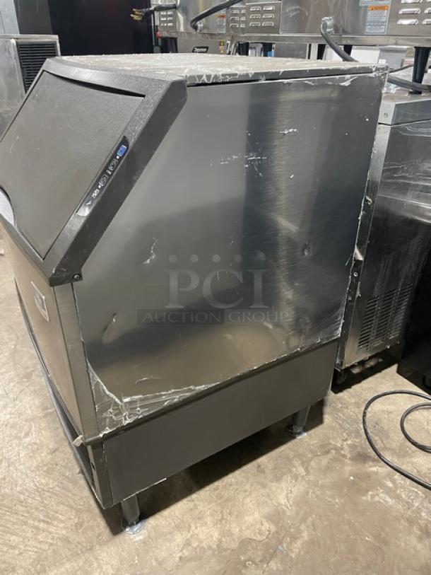 Manitowoc Commercial Stainless Steel Air Cooled Undercounter Half Dice Ice Machine! Model: UY0310A-161B SN: 310375823! 115V 1 Phase! On Legs! - Image 2 of 7